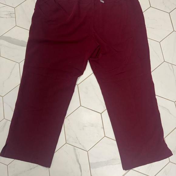 FIGS Kade Cargo Scrubs‎ Pants Burgundy Technical Collection 5XL/Tall - Picture 5 of 5